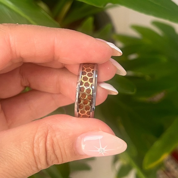 8MM HONEYCOMB CUT TUNGSTEN WEDDING BAND RING - Picture 7 of 11